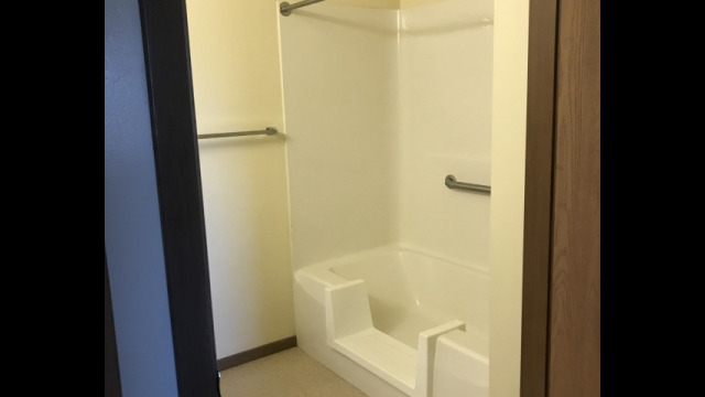 Colonial-Terrace-Bathroom