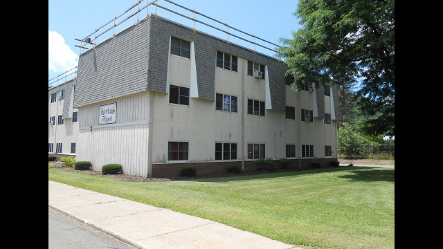 Riverside Manor