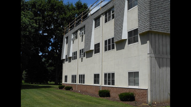 Riverside Manor
